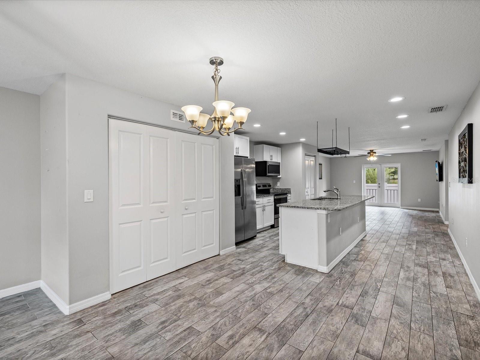 Image 7 of 30 For 1238 Vista Way