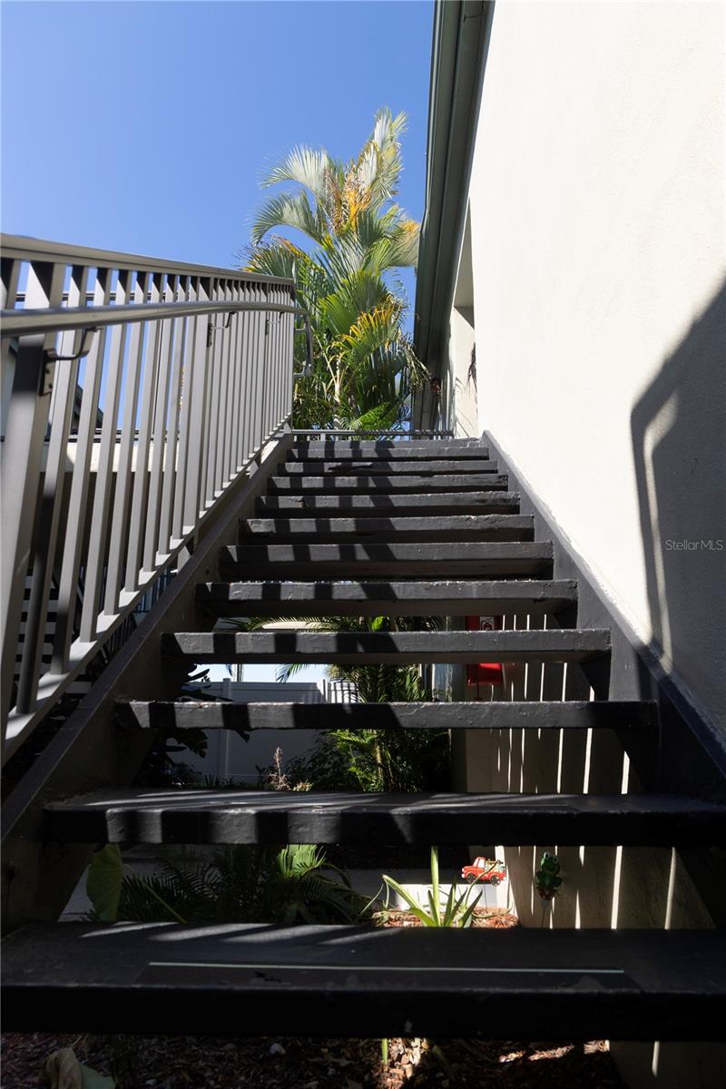 Image 2 of 20 For 1799 Highland Avenue 126