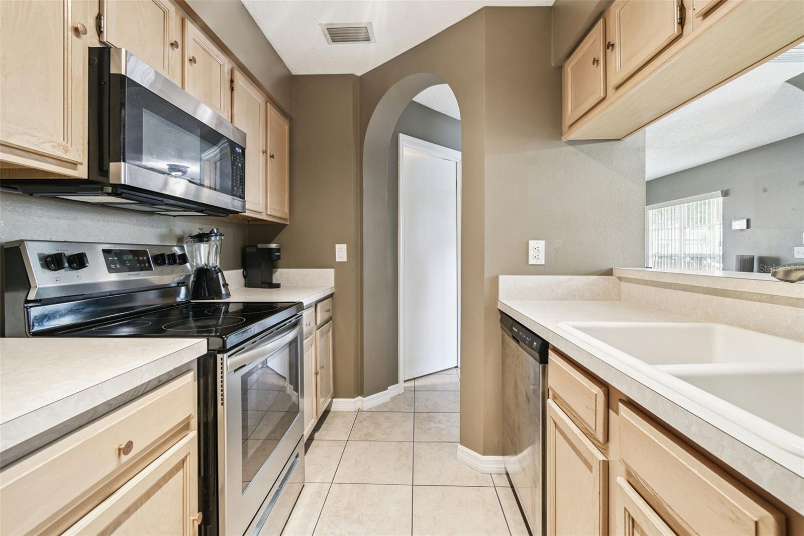 Image 19 of 44 For 640 Kensington Lake Circle