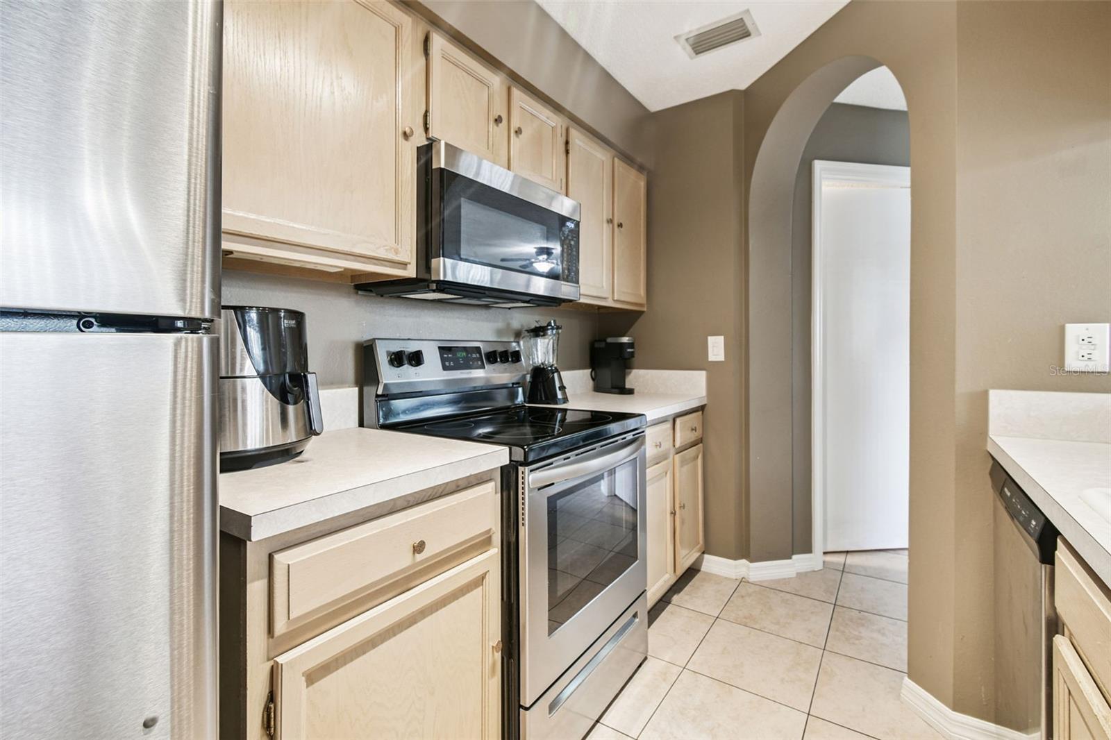 Image 21 of 44 For 640 Kensington Lake Circle
