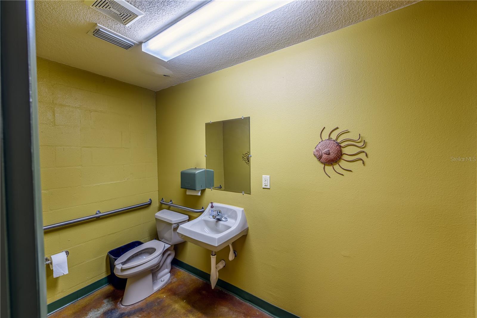 Image 24 of 37 For 4313 South Avenue