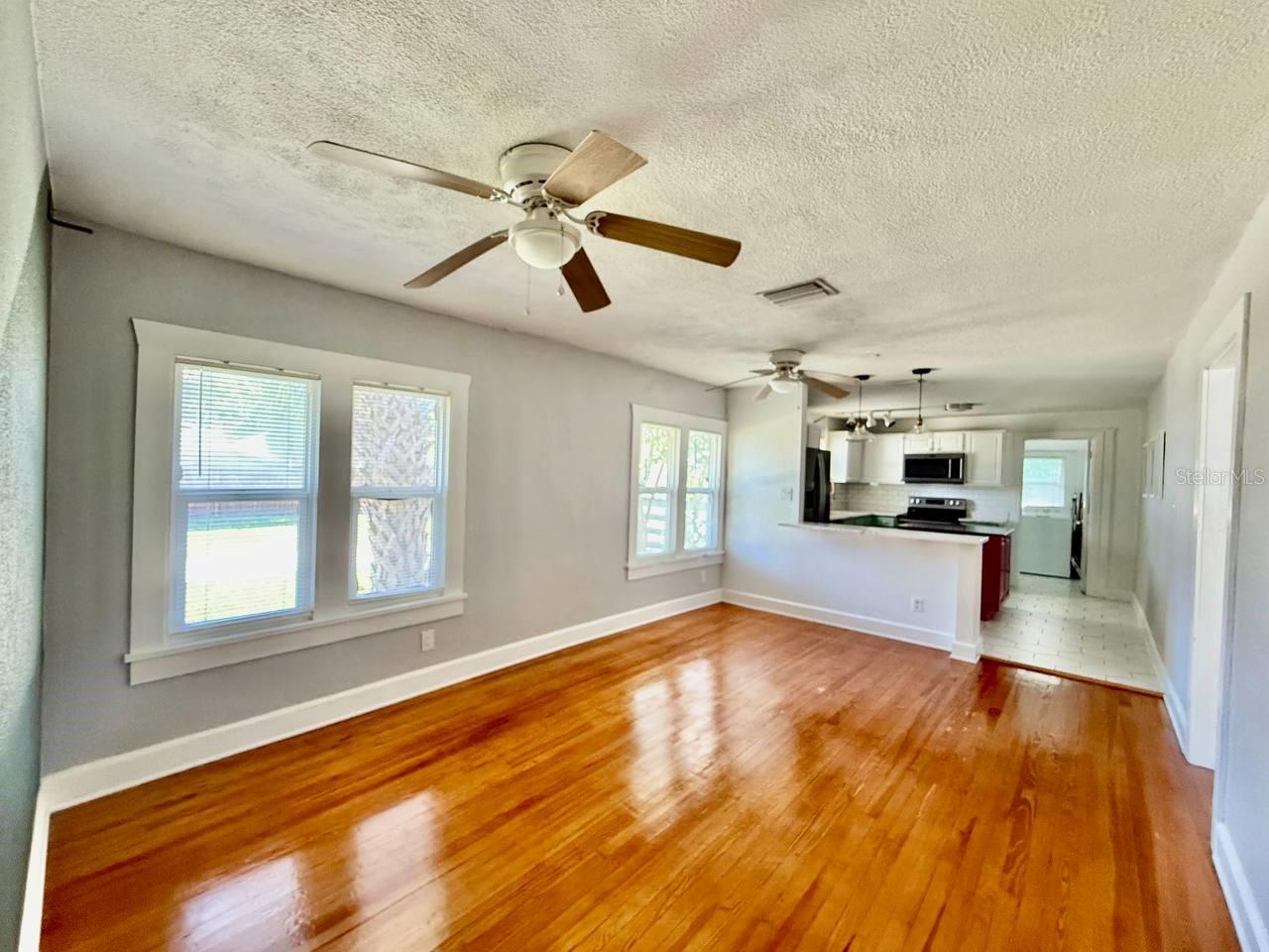 Image 10 of 38 For 2120 46th Avenue N
