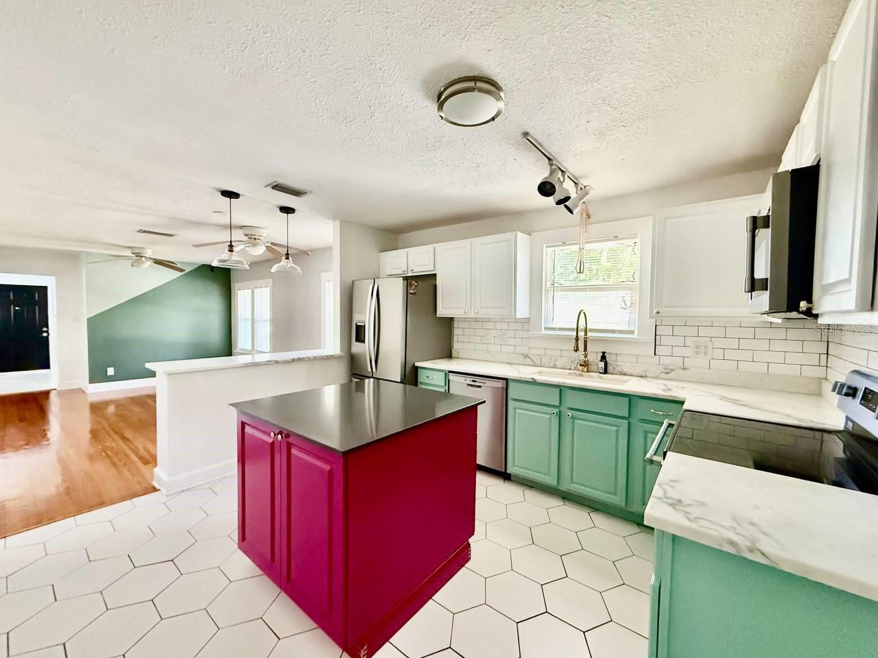 Image 16 of 38 For 2120 46th Avenue N