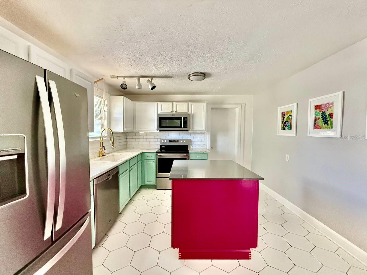 Image 18 of 38 For 2120 46th Avenue N