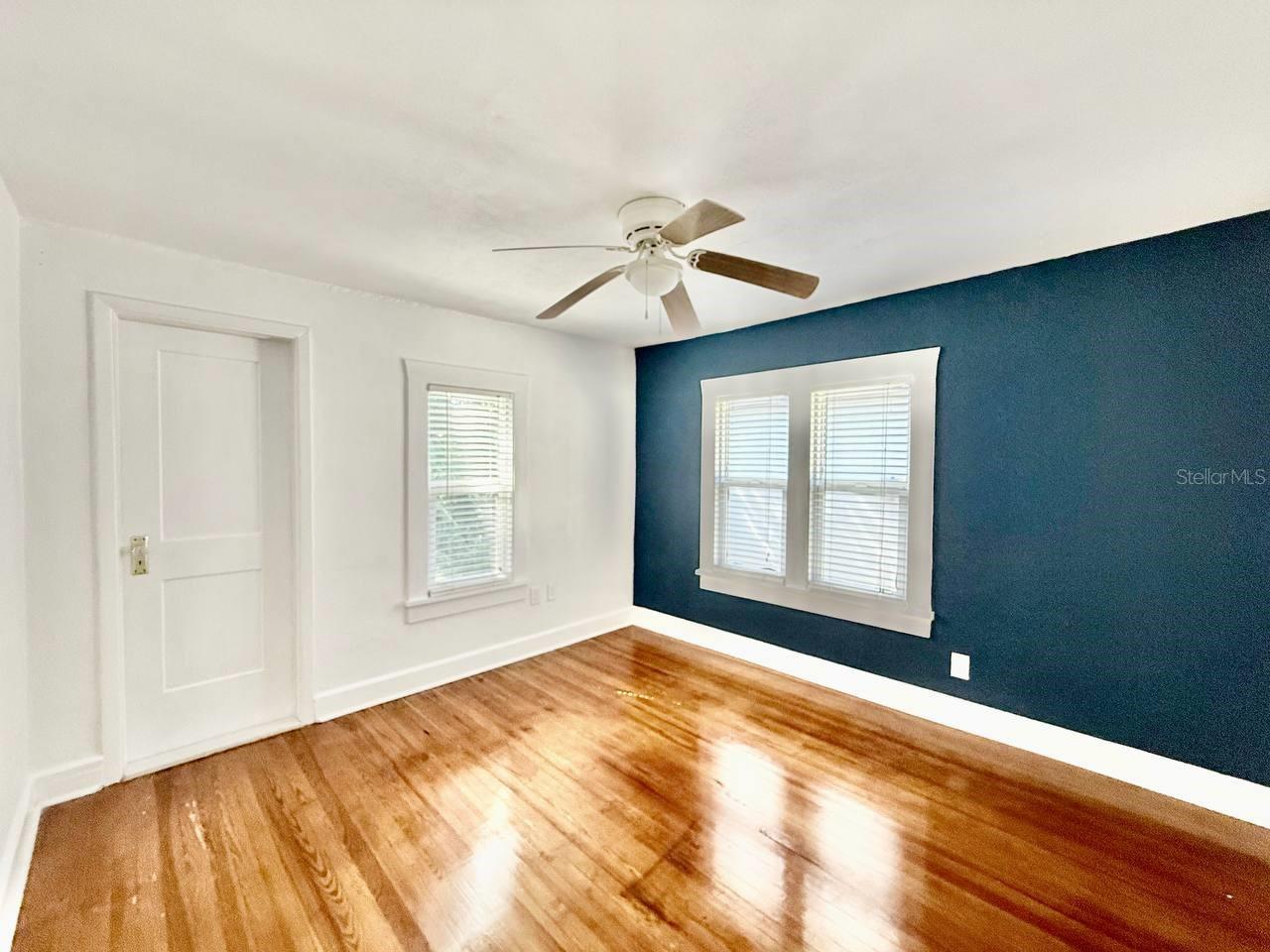 Image 22 of 38 For 2120 46th Avenue N