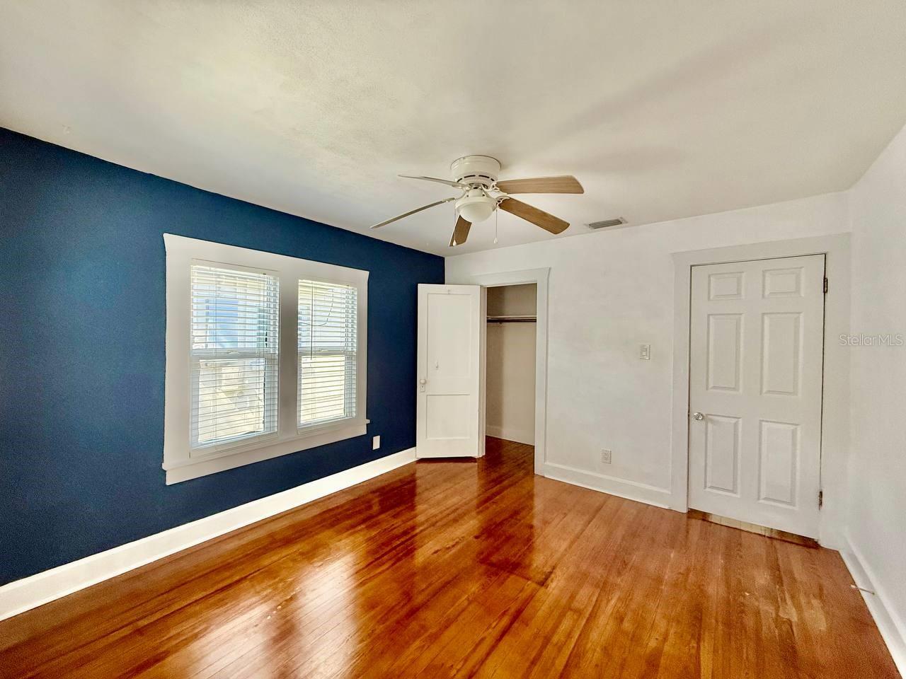 Image 23 of 38 For 2120 46th Avenue N