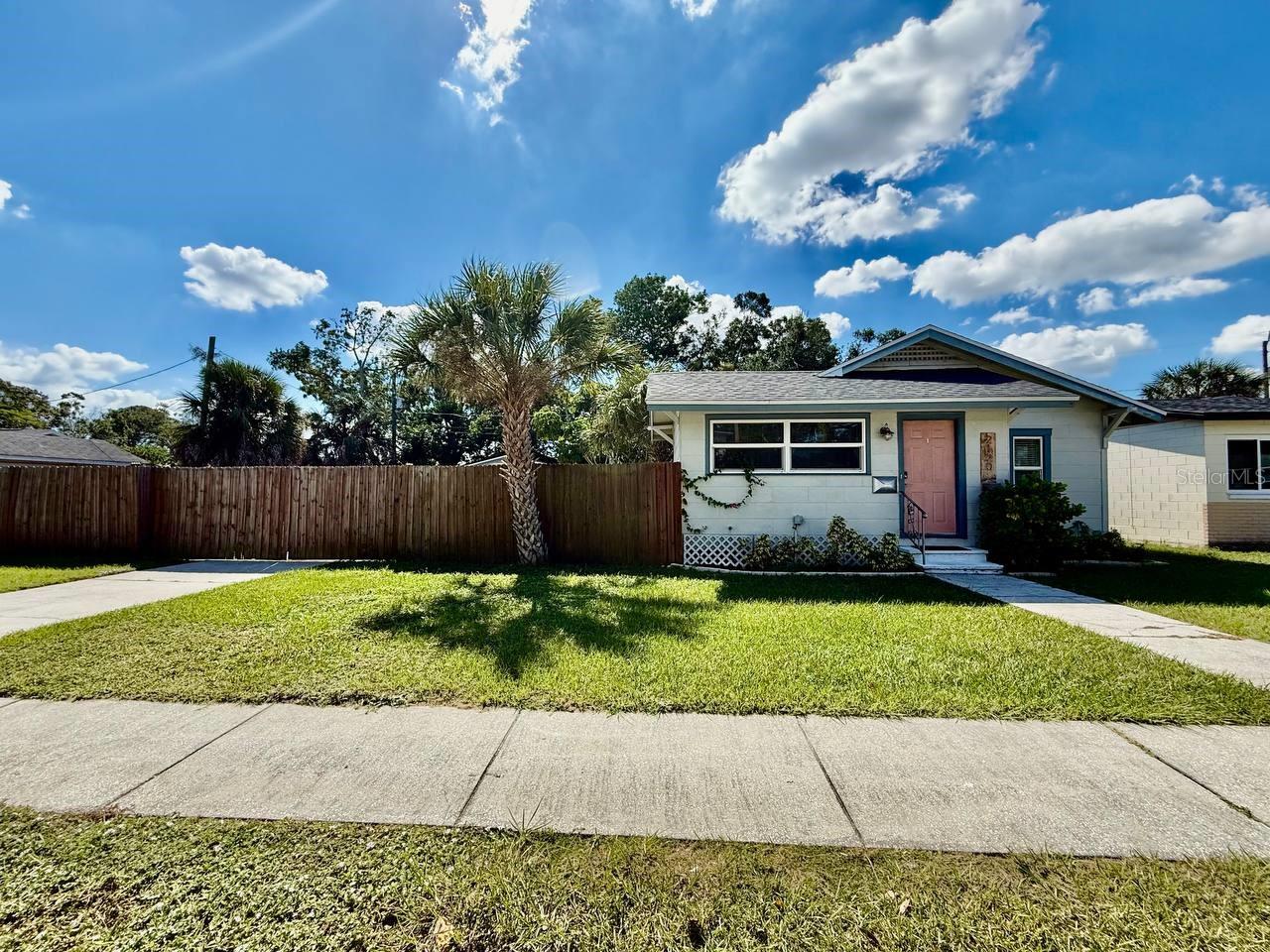 Image 3 of 38 For 2120 46th Avenue N