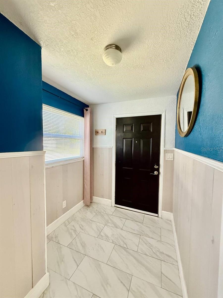 Image 6 of 38 For 2120 46th Avenue N