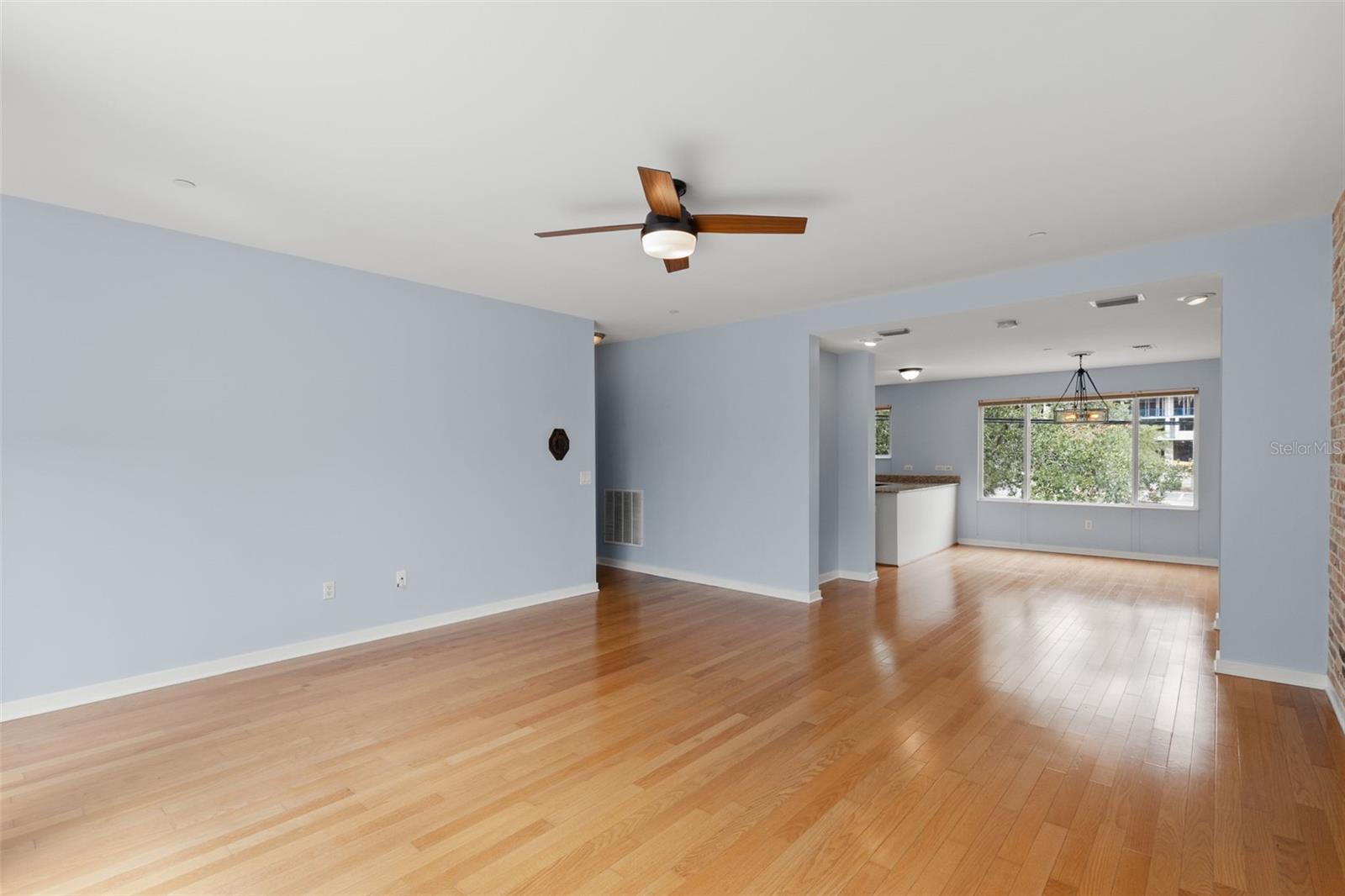 Image 13 of 25 For 347 4th Avenue S