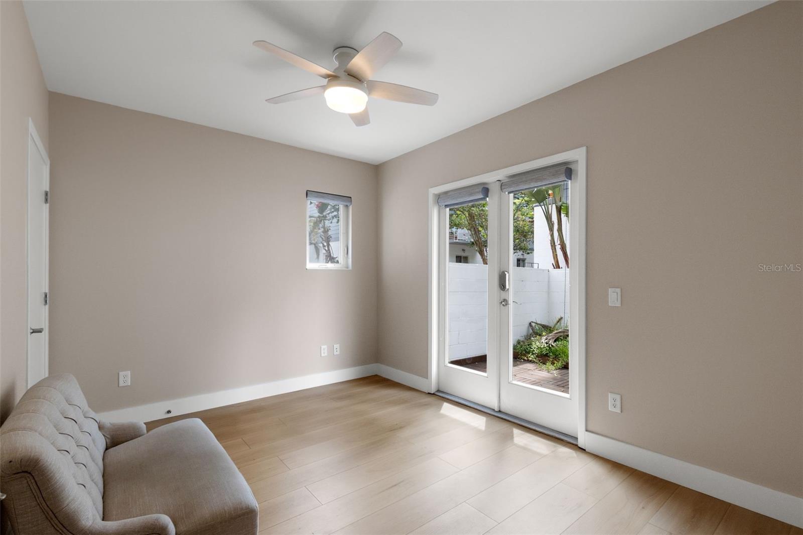 Image 18 of 25 For 347 4th Avenue S