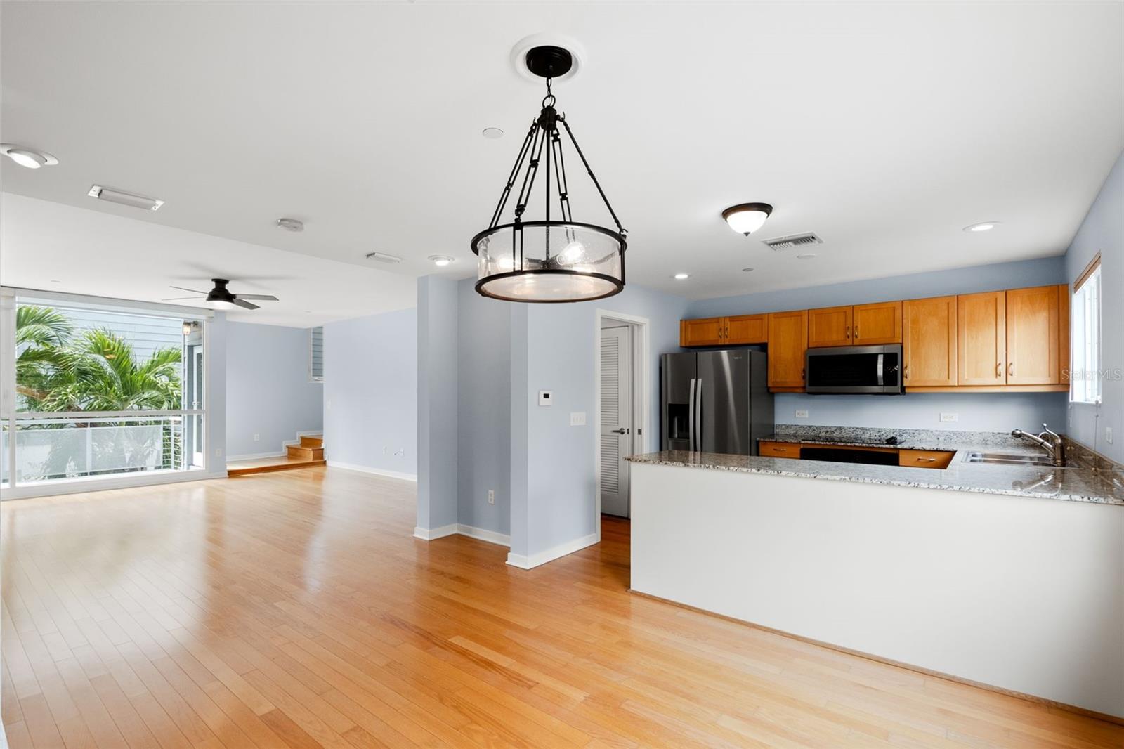 Image 4 of 25 For 347 4th Avenue S
