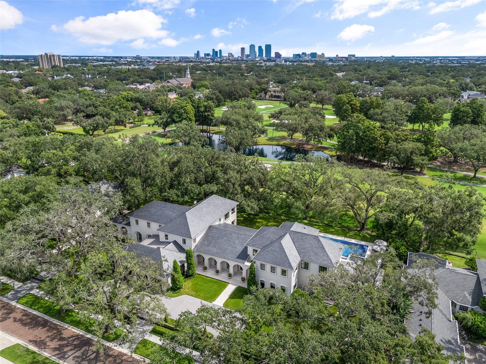 Image 4 of 48 For 914 Golf View Street