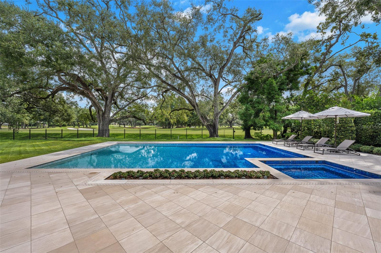 Image 40 of 48 For 914 Golf View Street