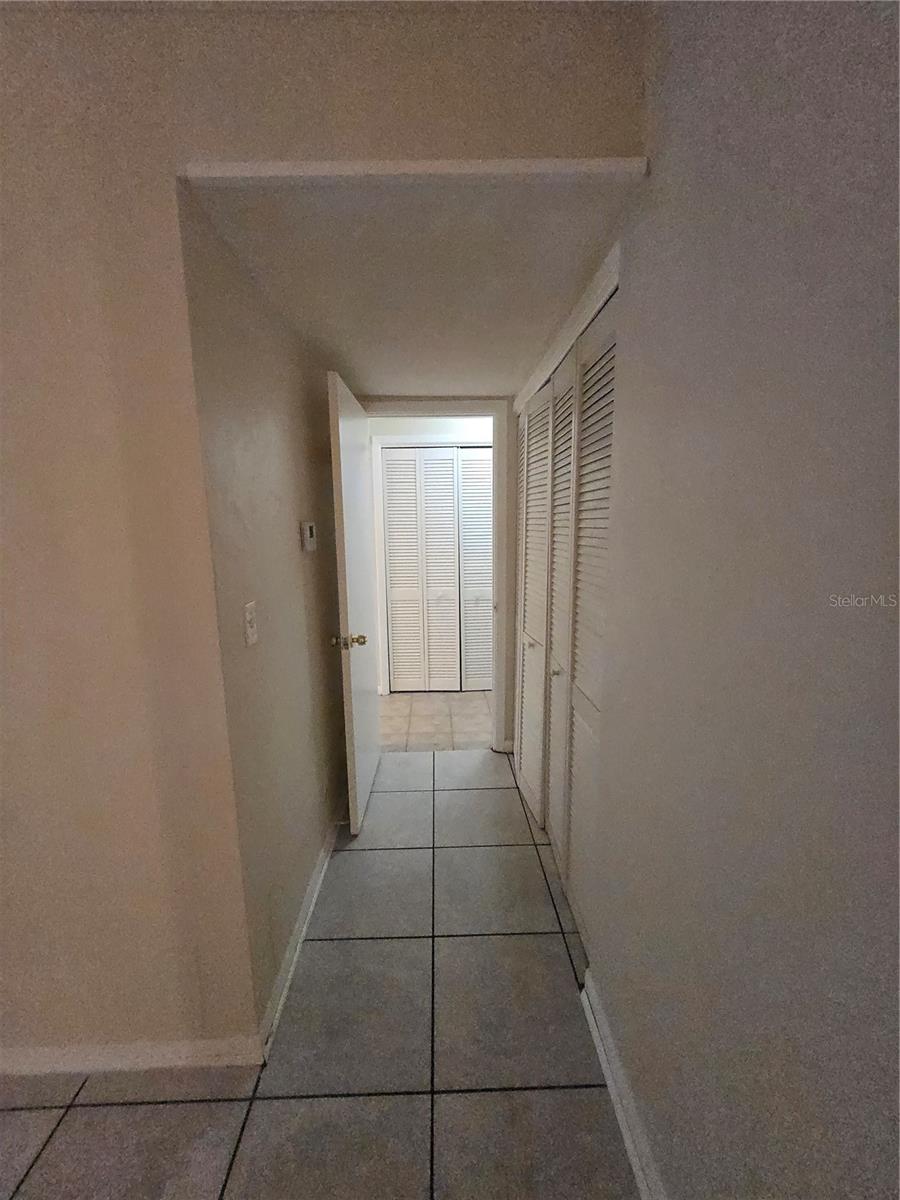 Image 12 of 14 For 830 Highland Avenue N 2