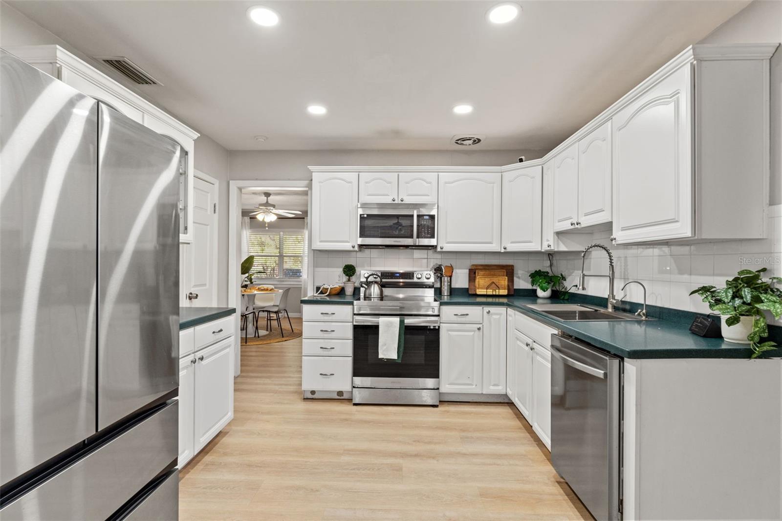 Image 14 of 29 For 1215 Lambright Street