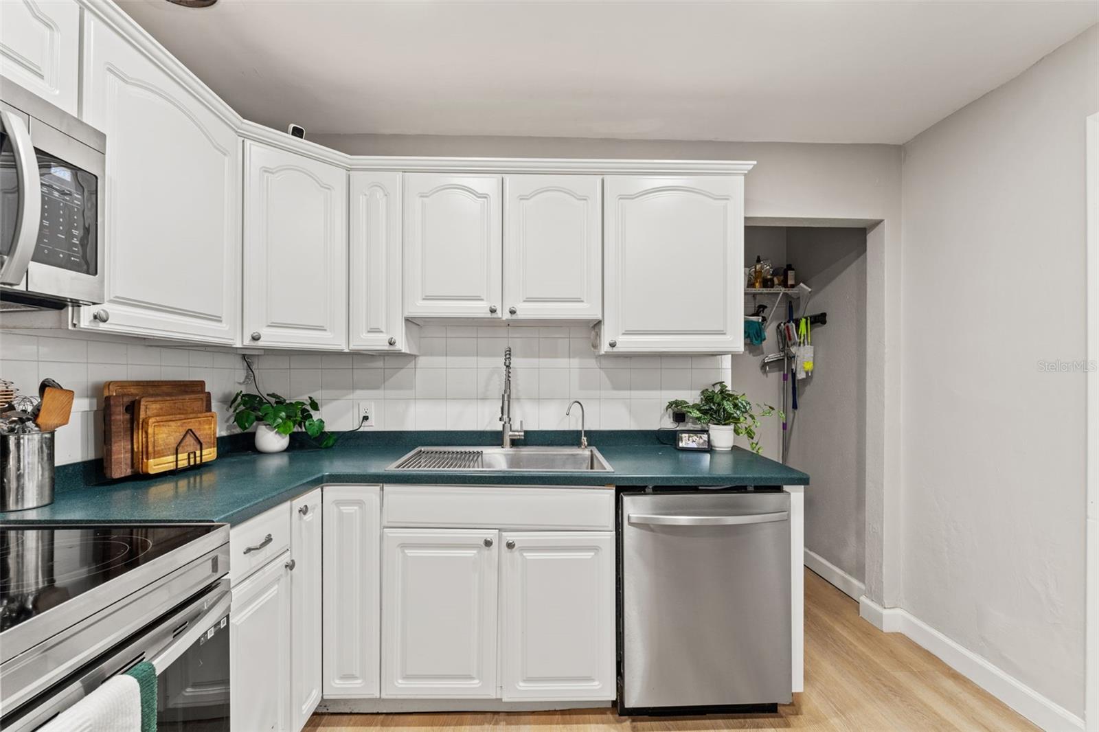 Image 15 of 29 For 1215 Lambright Street