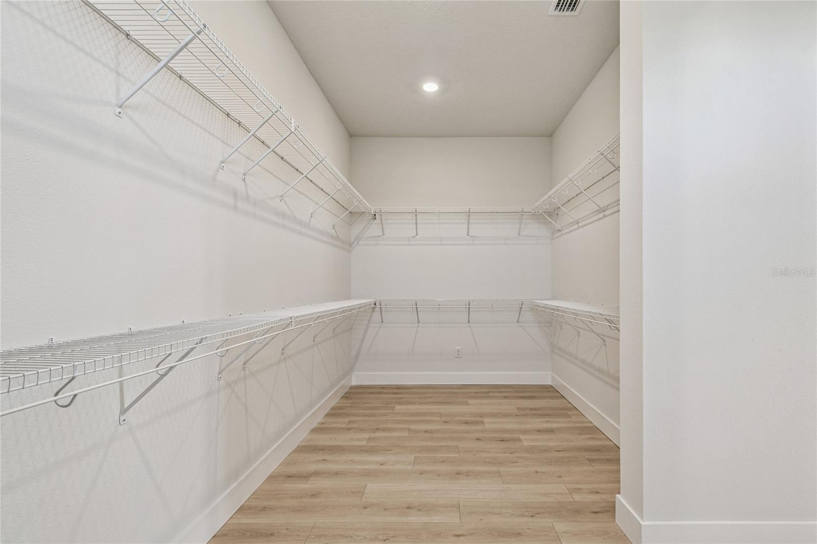 Image 30 of 59 For 17542 Foxtail Loop