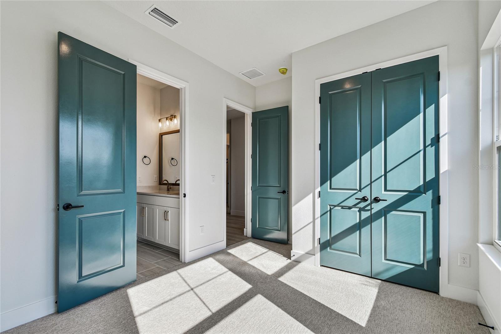 Image 33 of 59 For 17542 Foxtail Loop