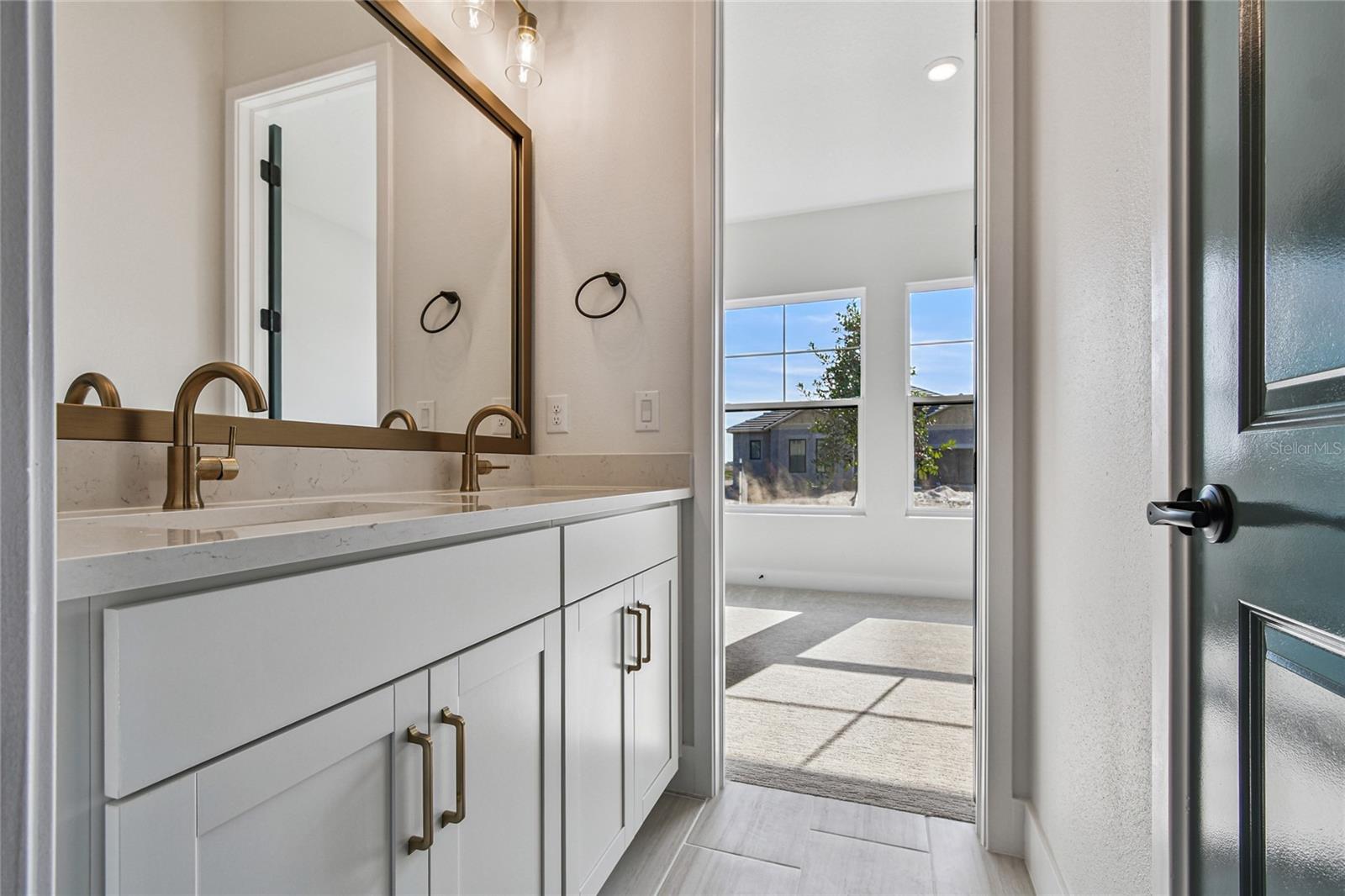 Image 35 of 59 For 17542 Foxtail Loop