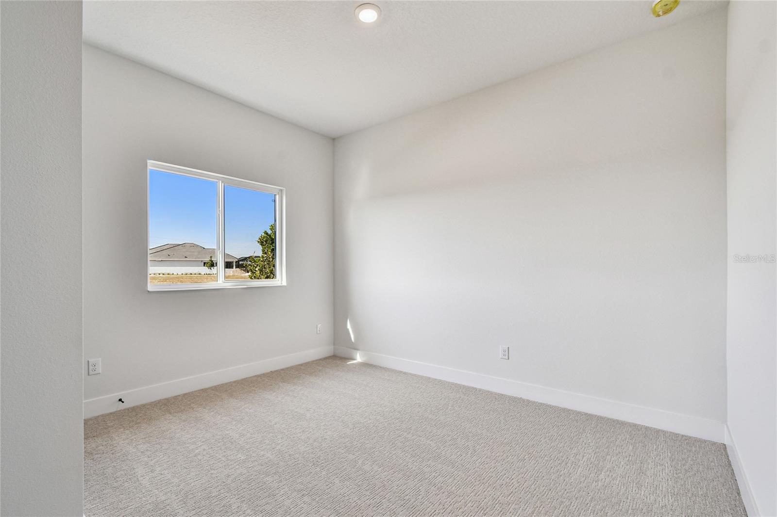 Image 37 of 59 For 17542 Foxtail Loop