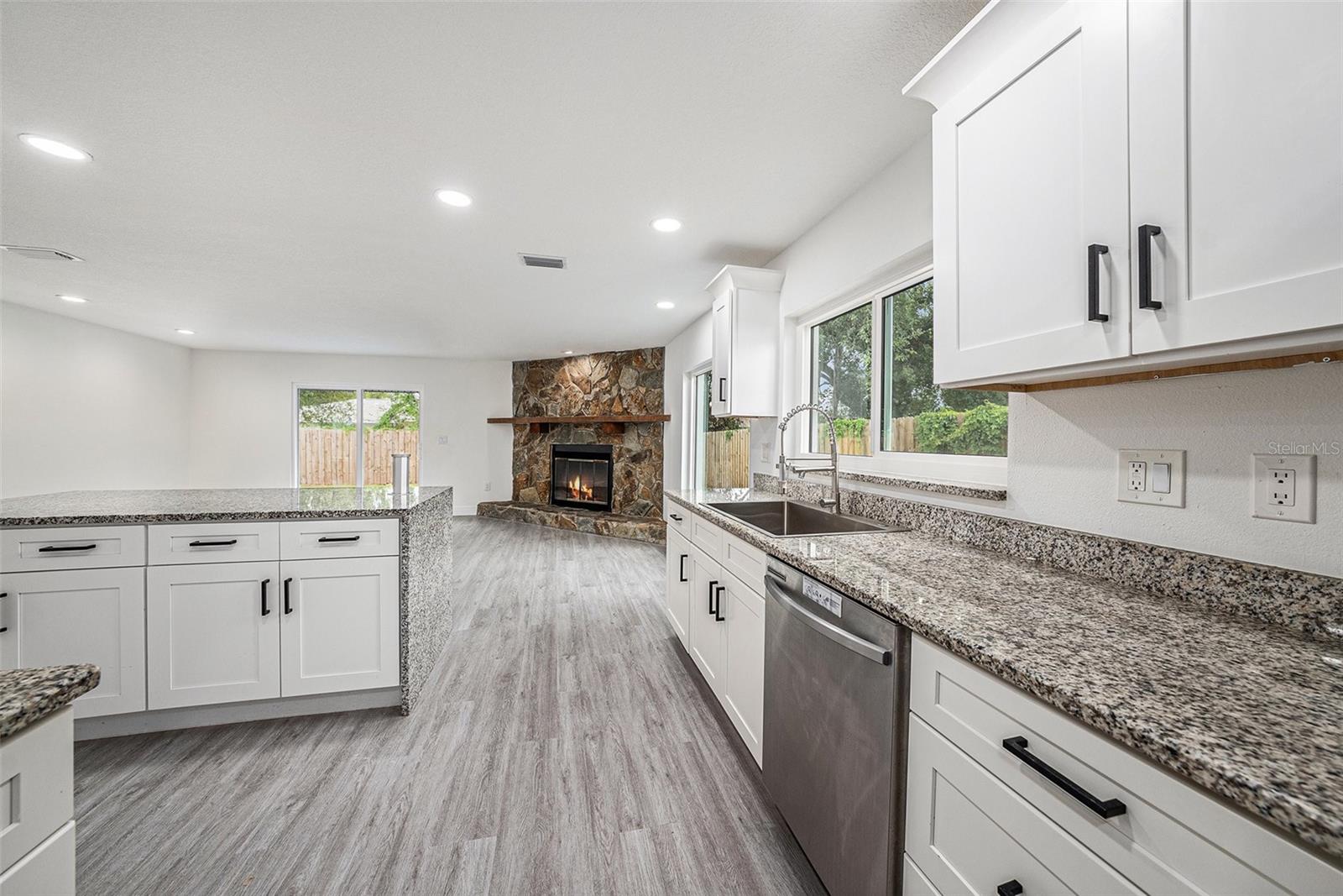 Image 11 of 25 For 2515 Lake Ellen Circle
