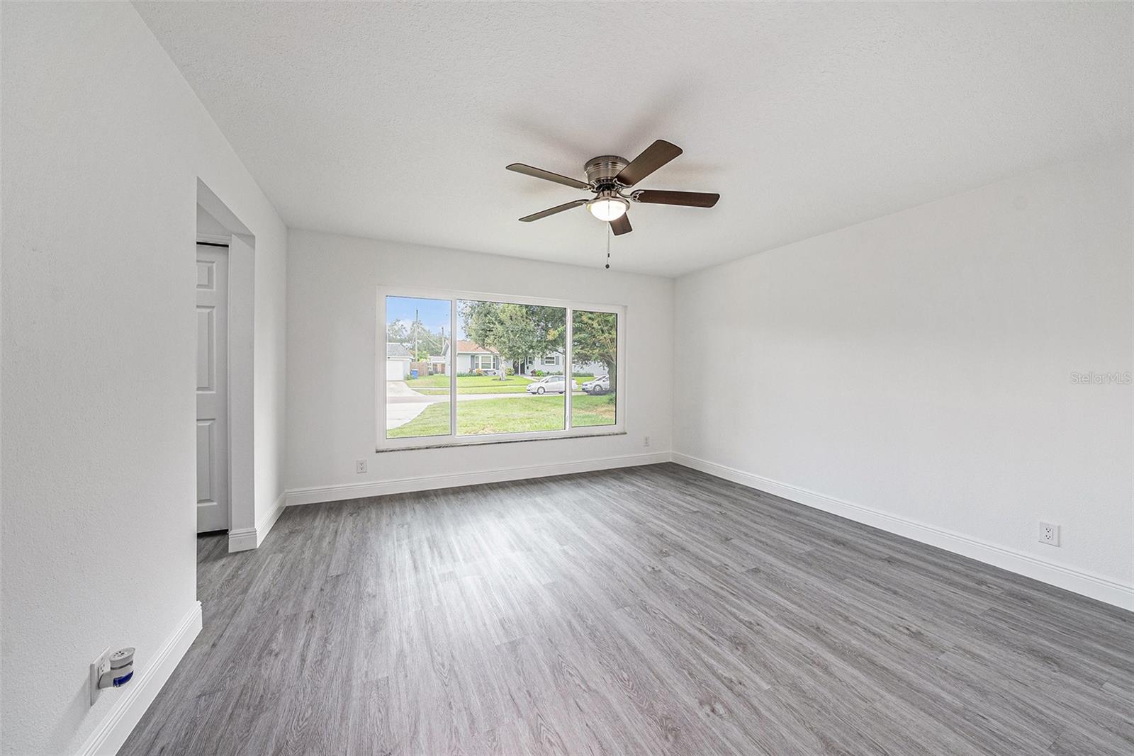 Image 12 of 25 For 2515 Lake Ellen Circle