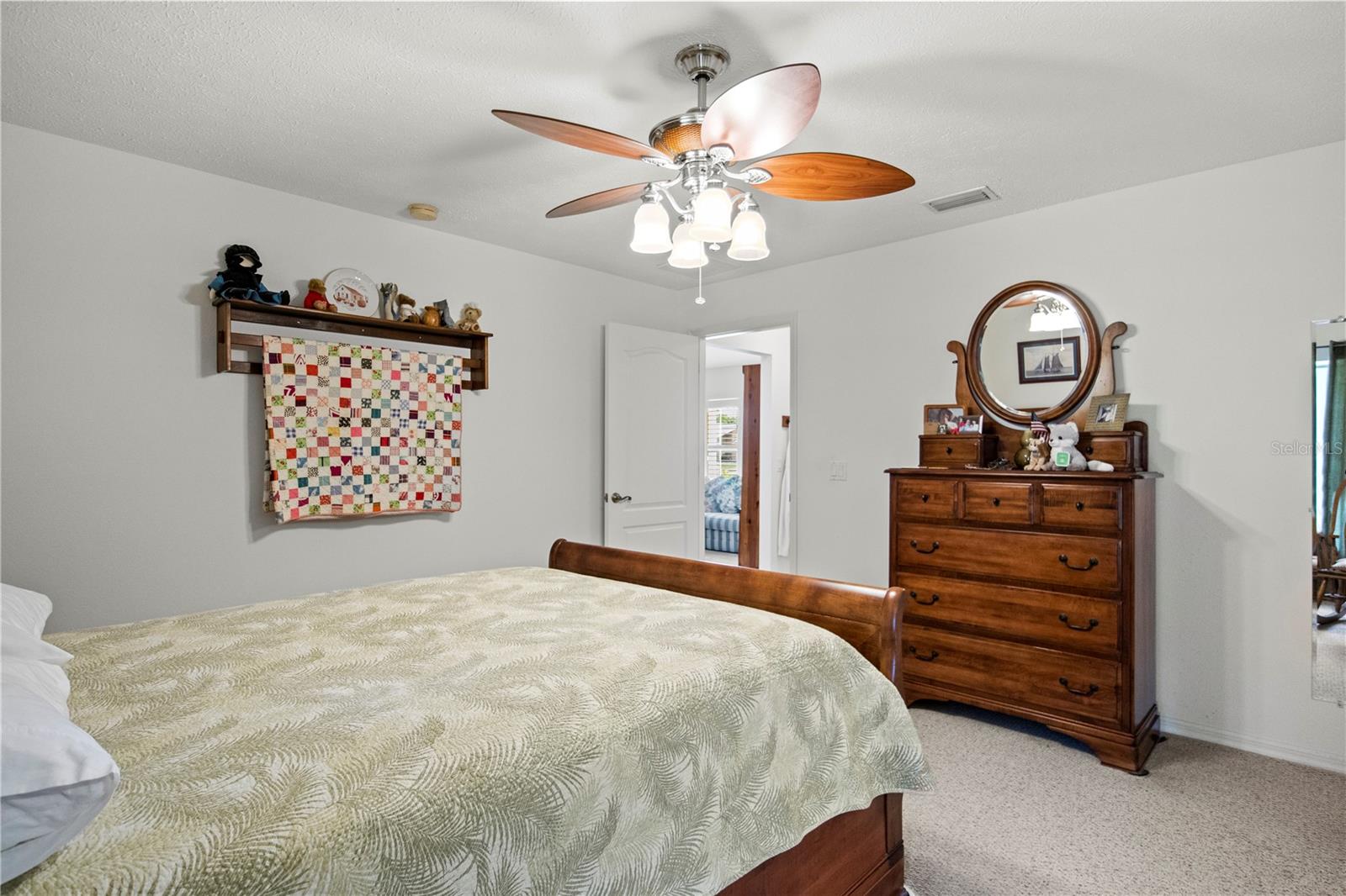 Listing photo id 8 for 1322 Brookfield Drive