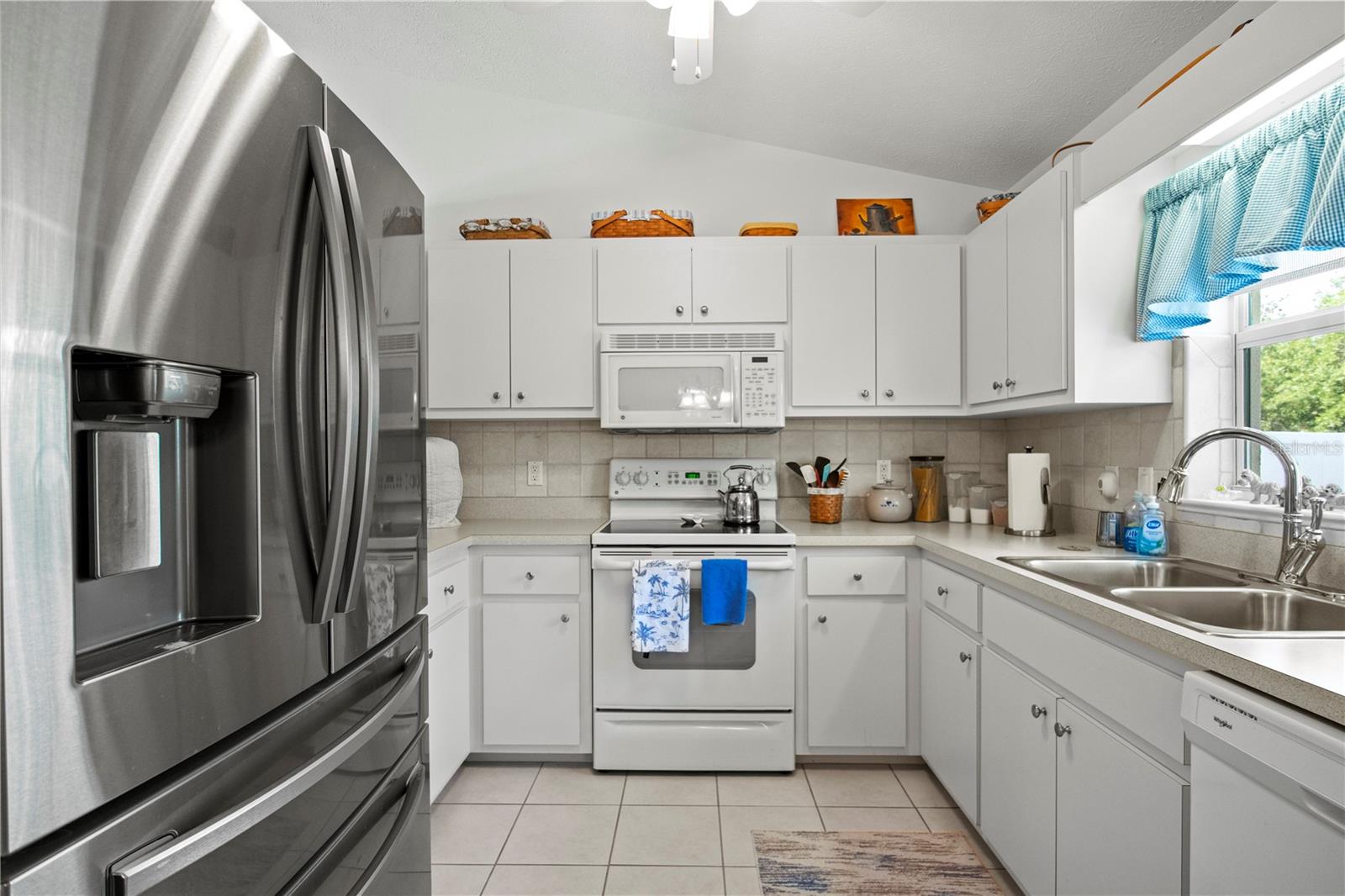 Listing photo id 12 for 1322 Brookfield Drive