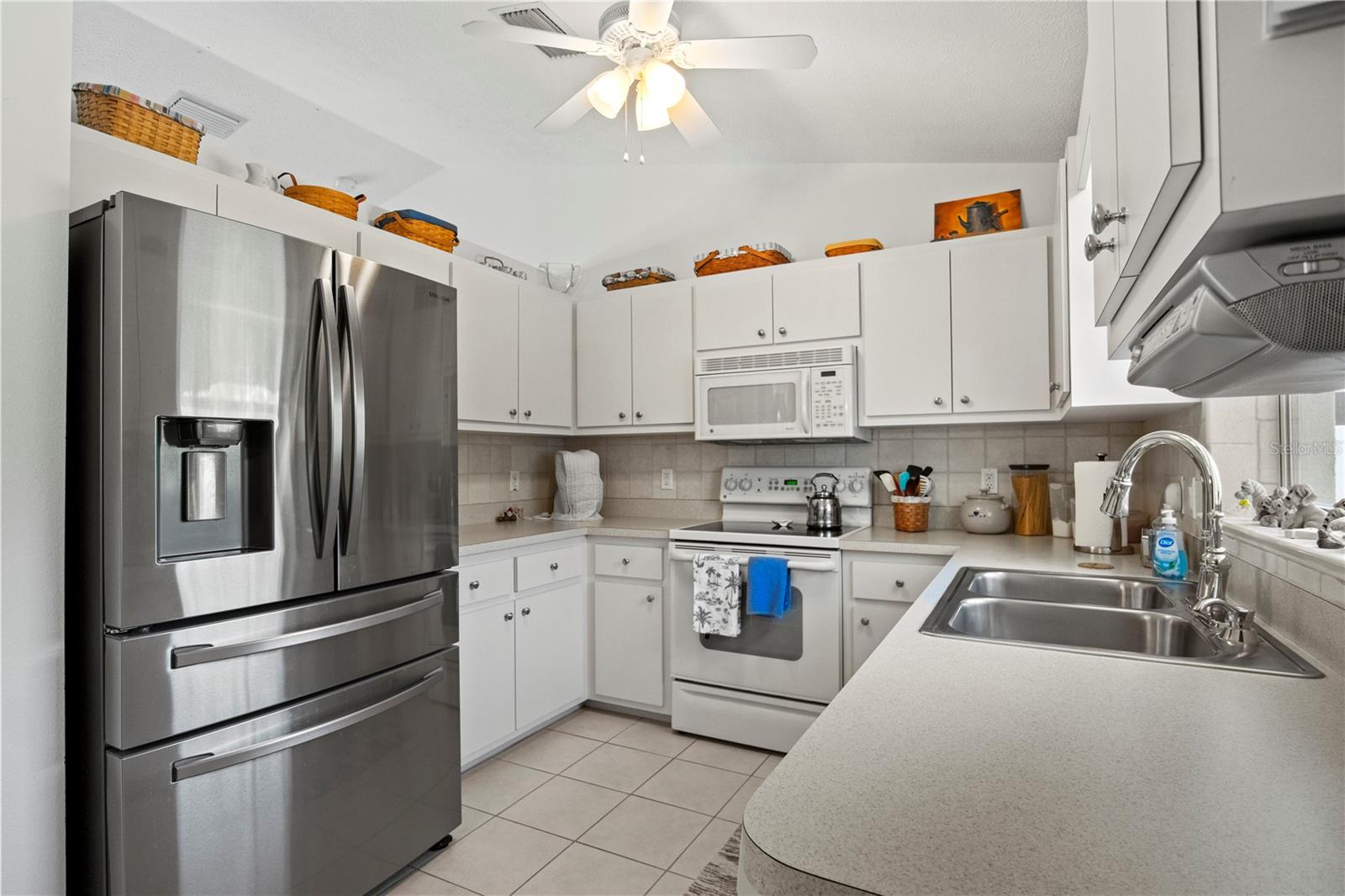 Listing photo id 14 for 1322 Brookfield Drive