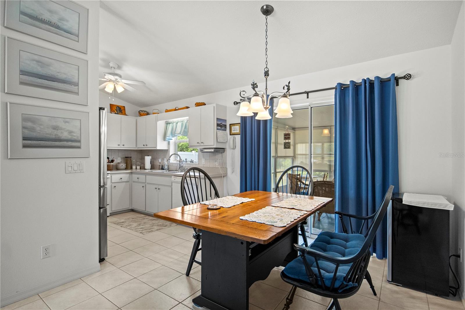 Listing photo id 15 for 1322 Brookfield Drive