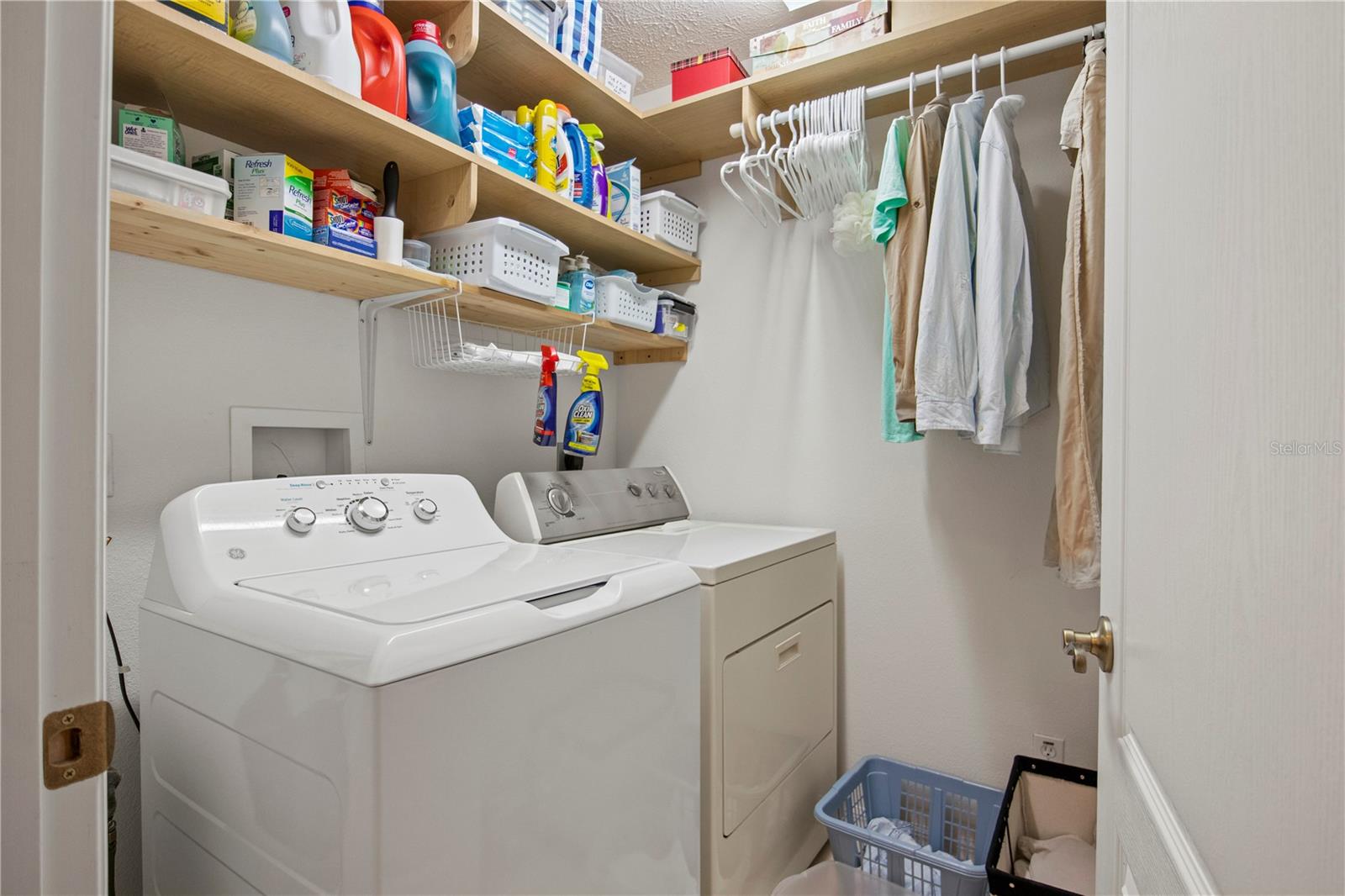Listing photo id 24 for 1322 Brookfield Drive