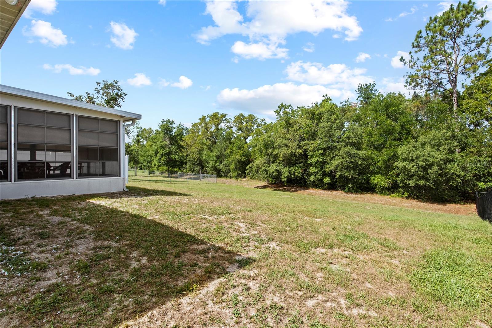 Listing photo id 26 for 1322 Brookfield Drive