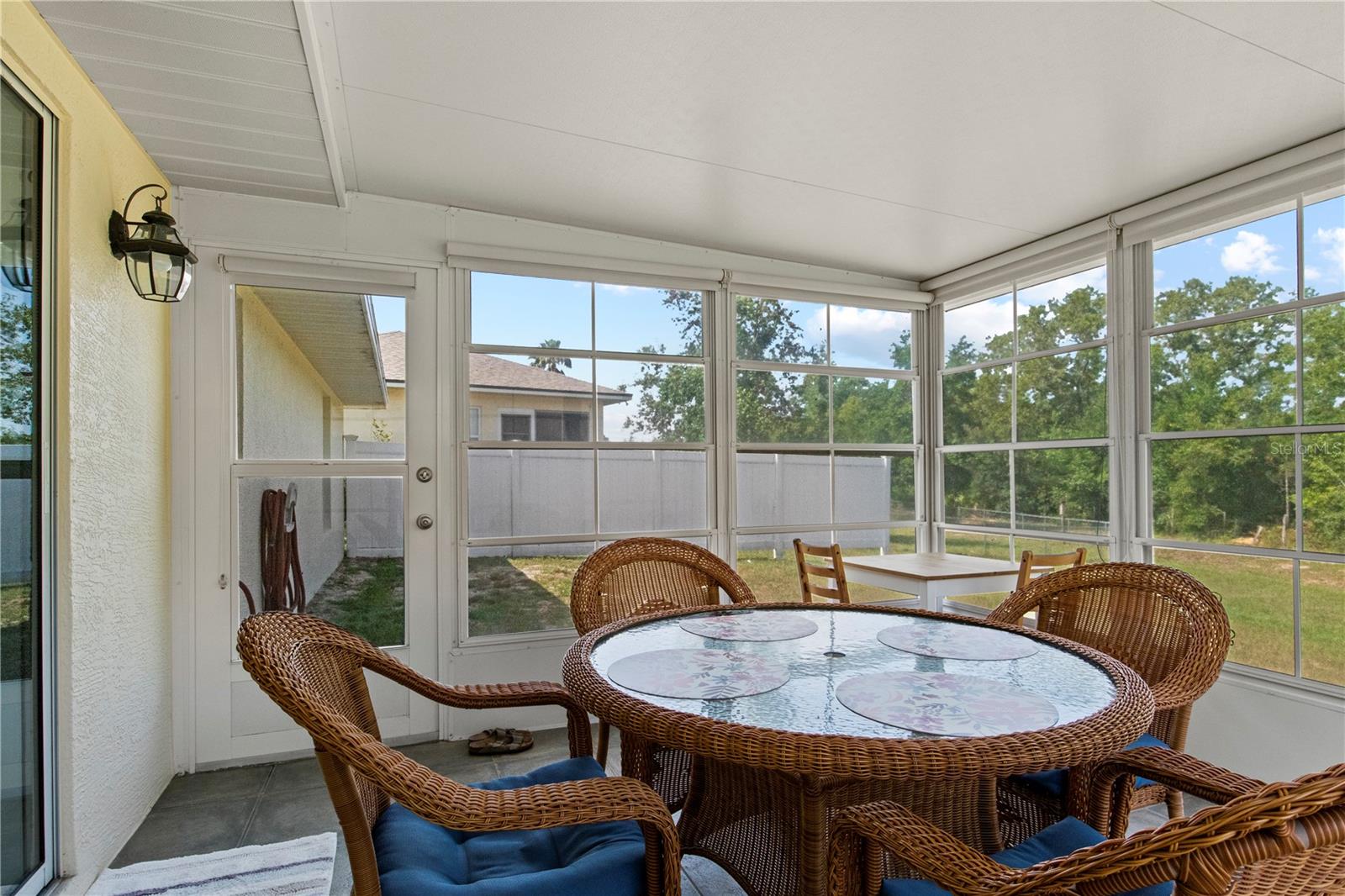 Listing photo id 28 for 1322 Brookfield Drive