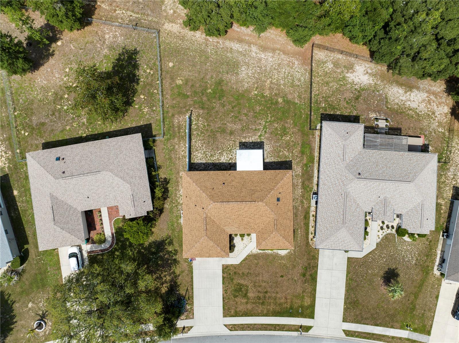 Listing photo id 33 for 1322 Brookfield Drive
