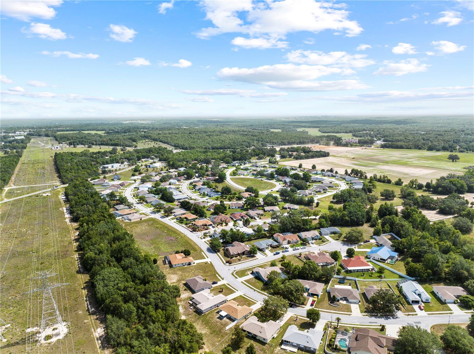 Listing photo id 41 for 1322 Brookfield Drive