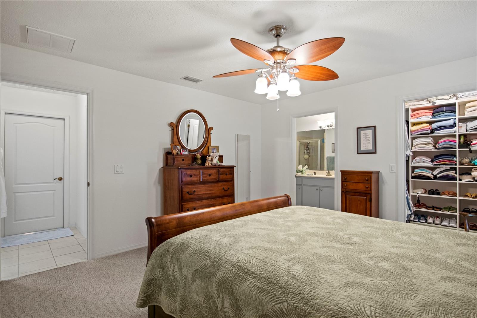 Listing photo id 4 for 1322 Brookfield Drive