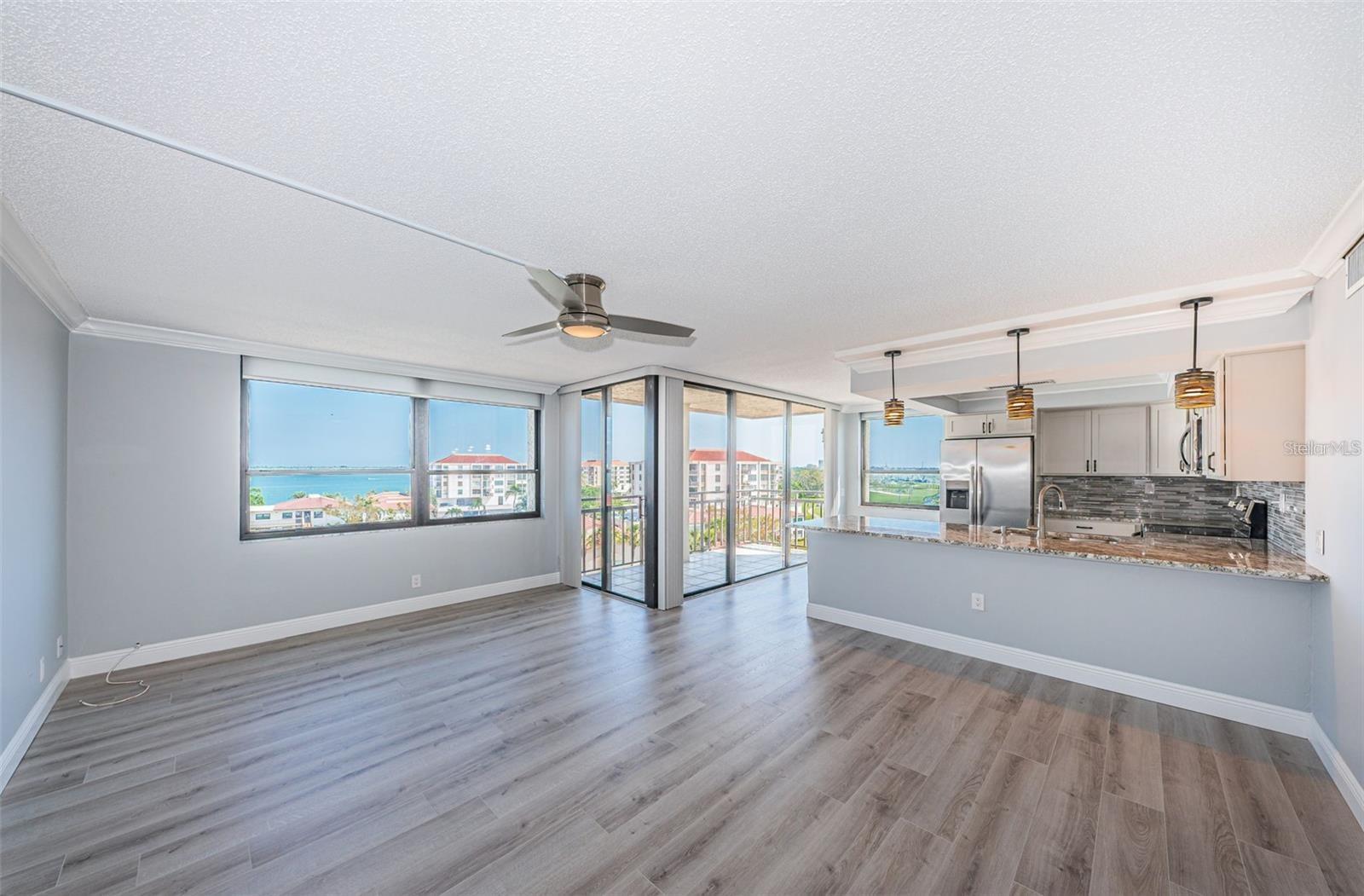 Image 4 of 19 For 6279 Sun Boulevard 604