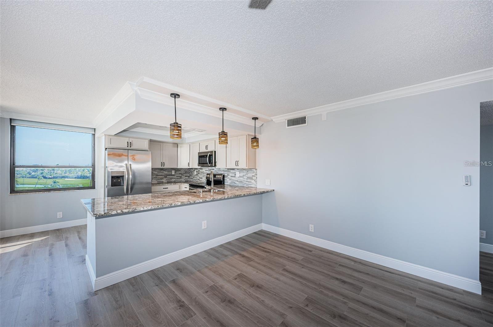 Image 9 of 19 For 6279 Sun Boulevard 604
