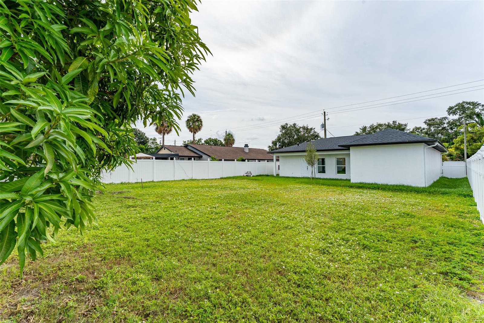 Image 42 of 48 For 2921 La Salle Street