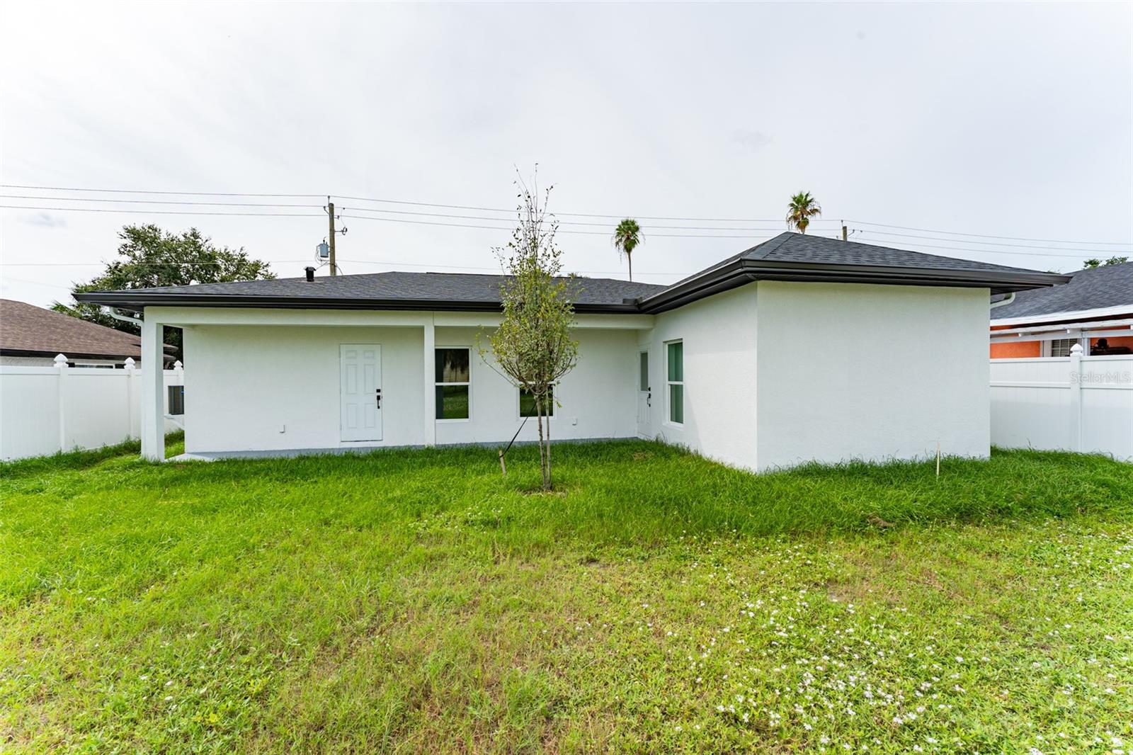 Image 45 of 48 For 2921 La Salle Street