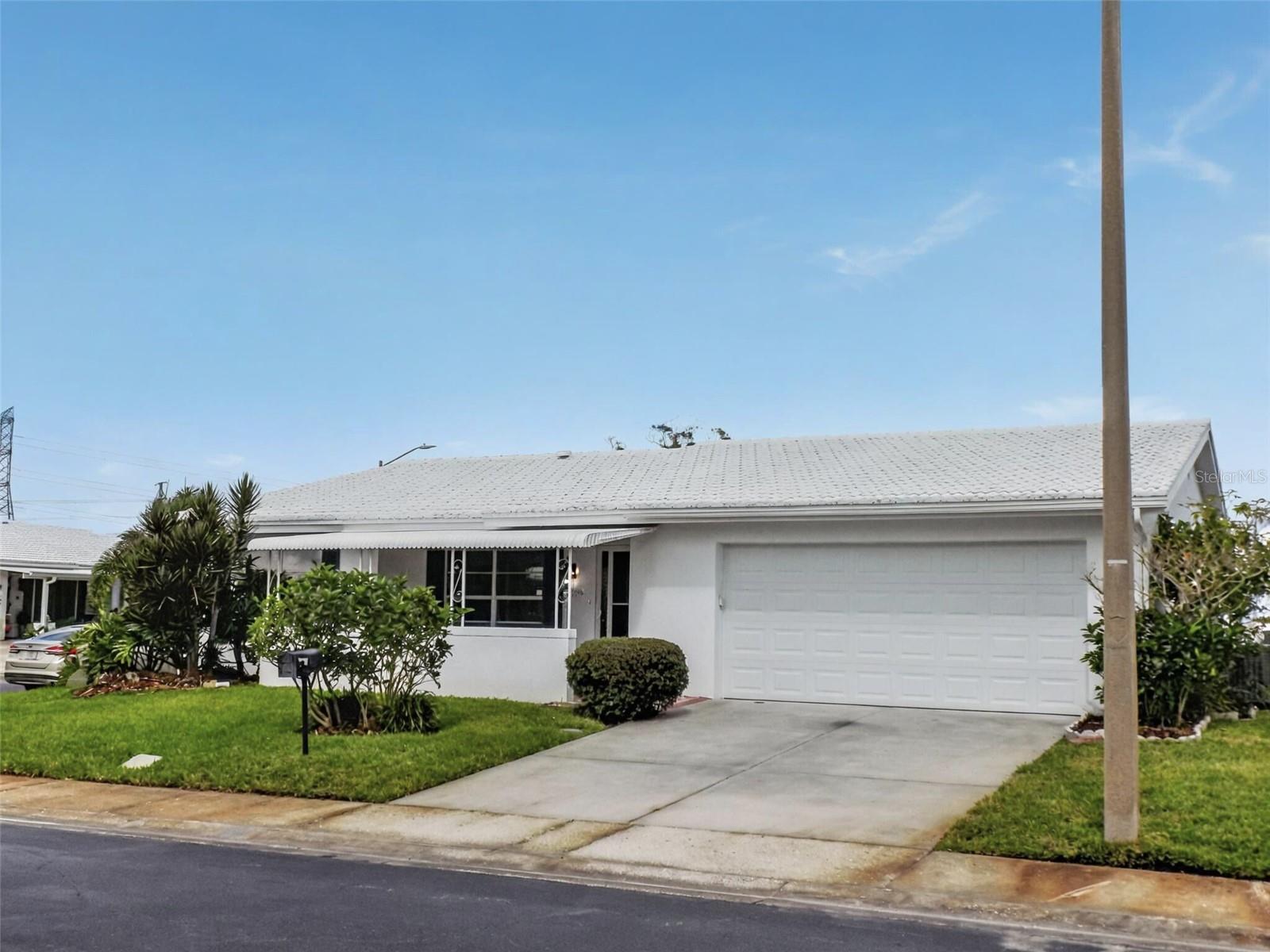 Image 3 of 38 For 9255 36th Way N