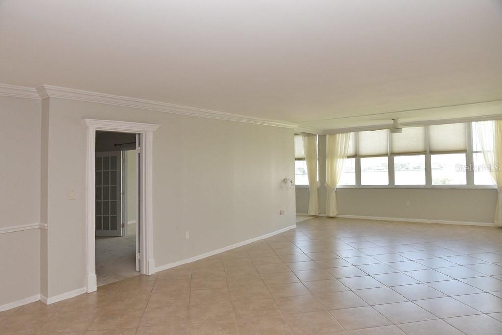 Image 13 of 79 For 5108 Brittany Drive S 405