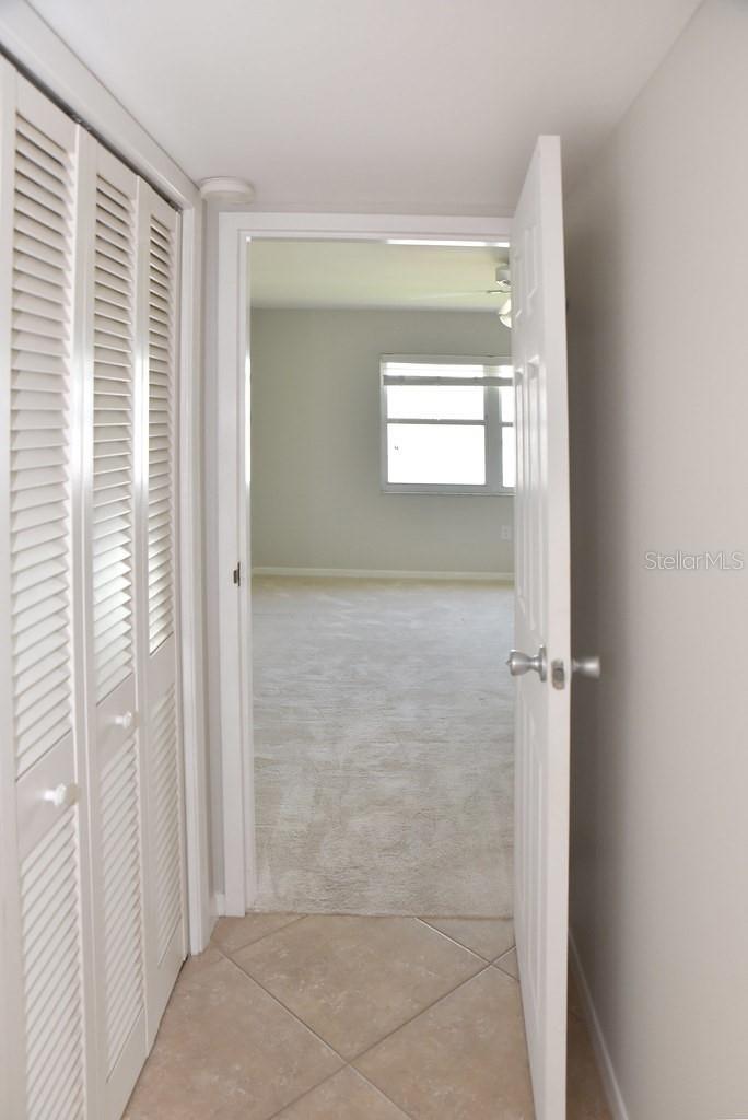 Image 14 of 79 For 5108 Brittany Drive S 405