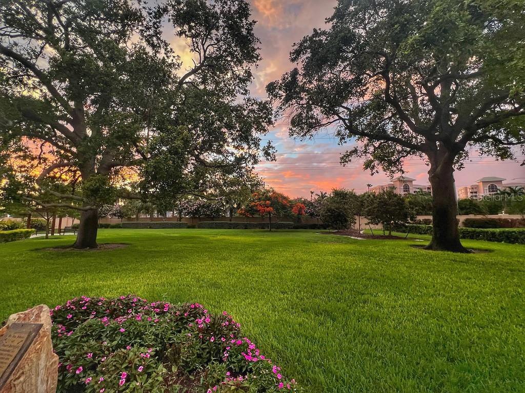Image 18 of 79 For 5108 Brittany Drive S 405