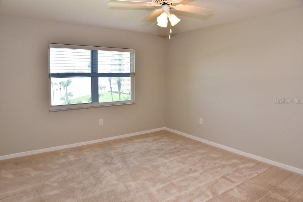 Image 39 of 79 For 5108 Brittany Drive S 405