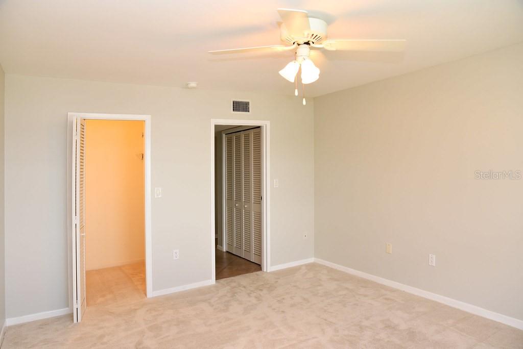Image 41 of 79 For 5108 Brittany Drive S 405