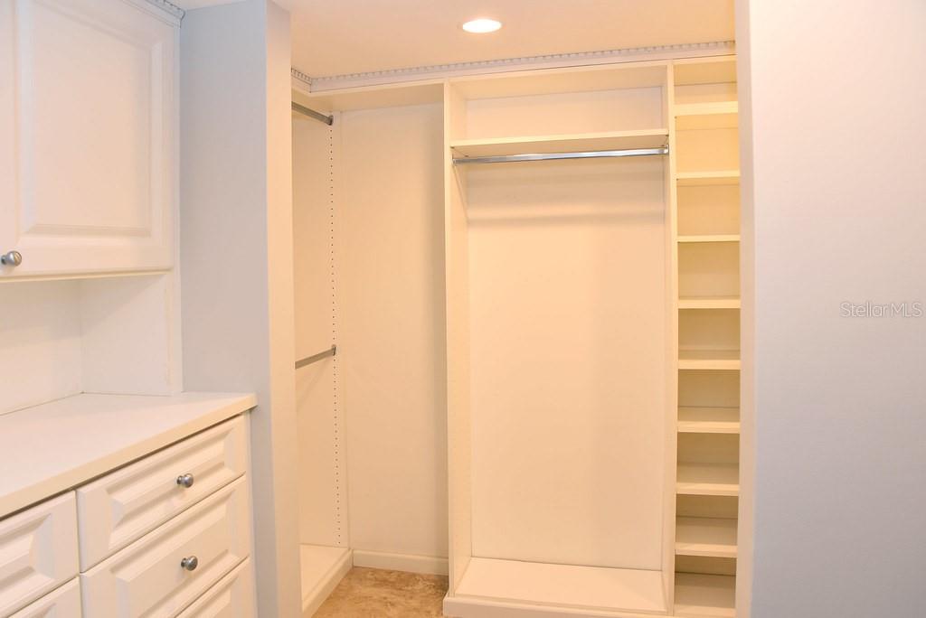 Image 5 of 79 For 5108 Brittany Drive S 405