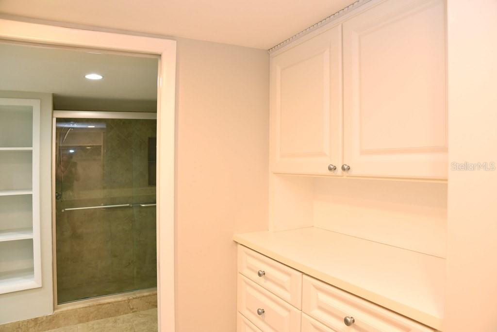 Image 9 of 79 For 5108 Brittany Drive S 405