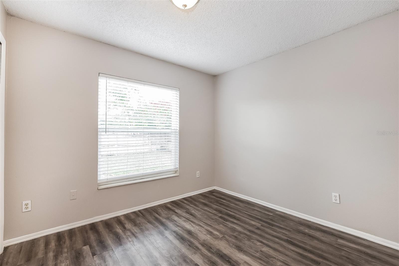 Image 12 of 15 For 219 Garden Cove Court