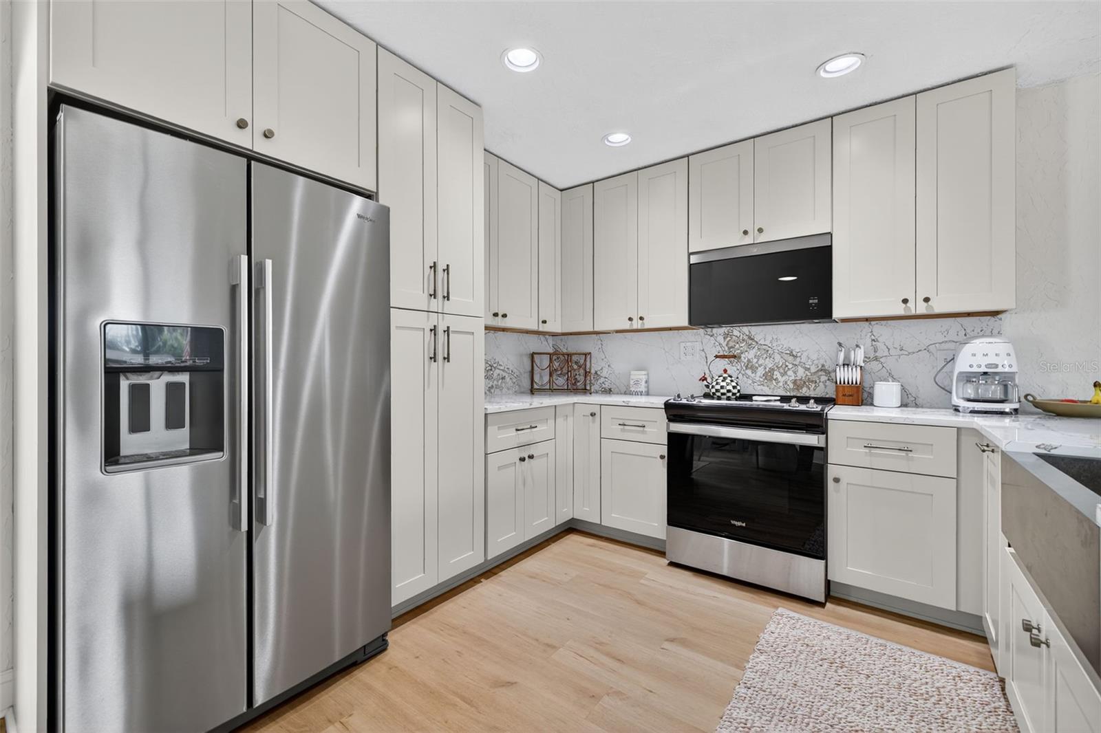 Image 11 of 33 For 637 41st Avenue Ne